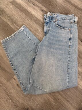 BDG Light Wash Barrel Jeans 26